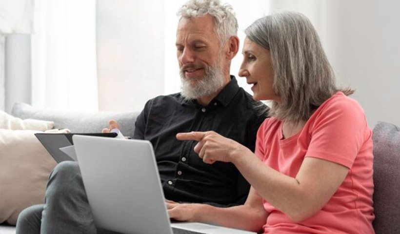 Cómo emigrar después de los 50: Guía para latinos